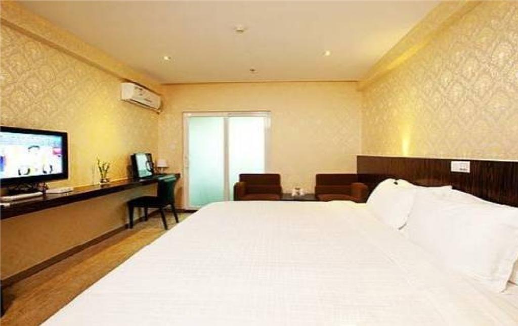 Shenzhen Luohu Art Hotel, Dongmen Shopping Center Oda fotoğraf